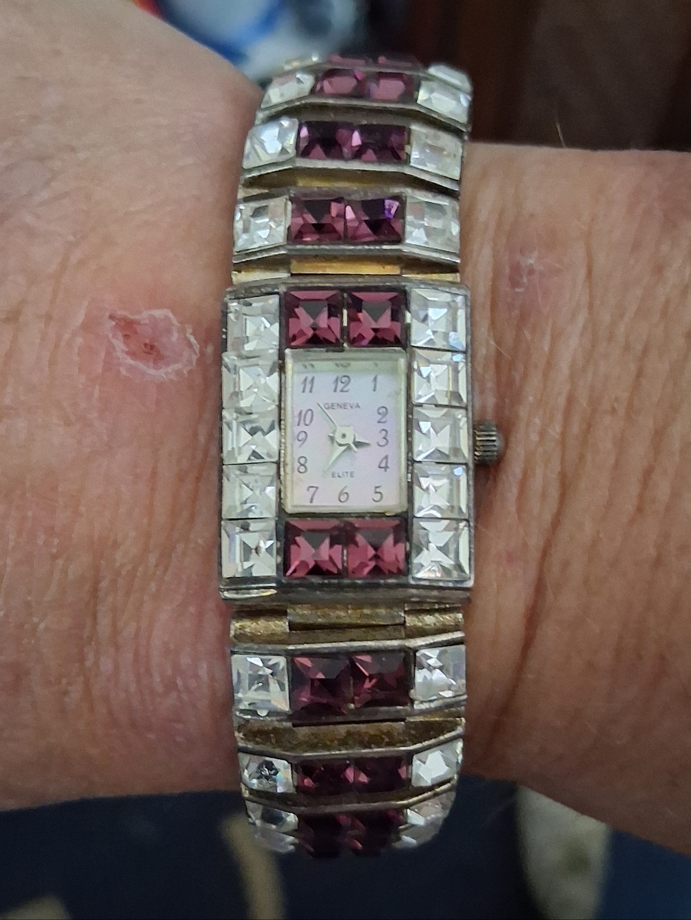 Vintage GENEVA ELITE BLING CRYSTAL WATCH 8"